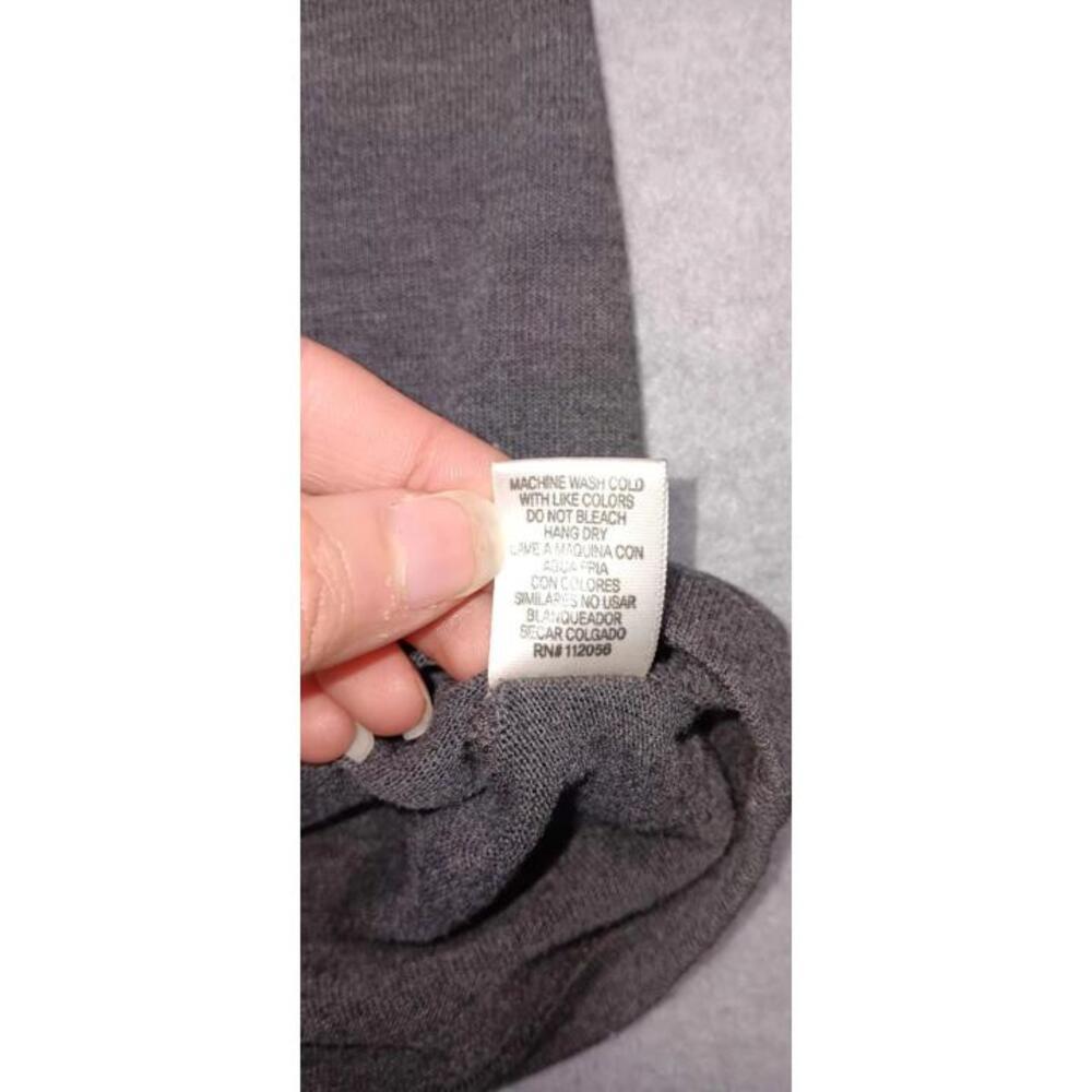 Zenana Outfitters Short Sleeve Blouse Womens Size Small Grey VNeck Scrunch Fit - Picture 9 of 10